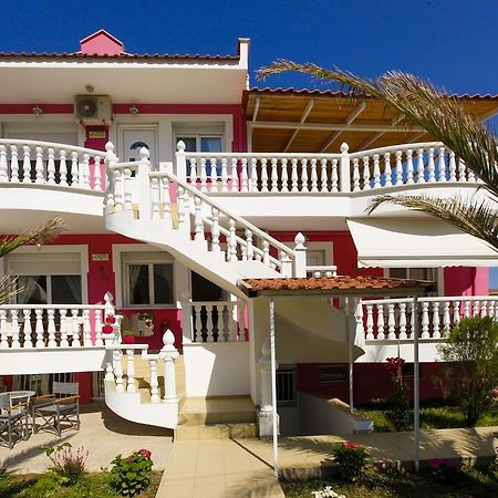 Nereids Apartments And Studios Chrisi Ammoudia Exteriör bild