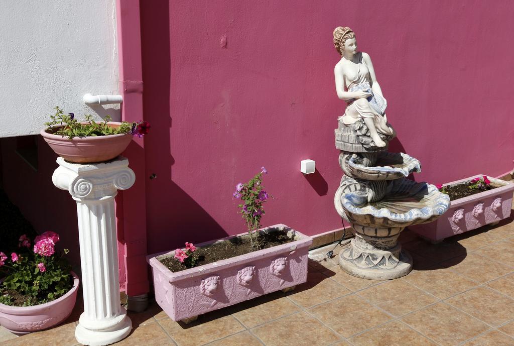 Nereids Apartments And Studios Chrisi Ammoudia Exteriör bild