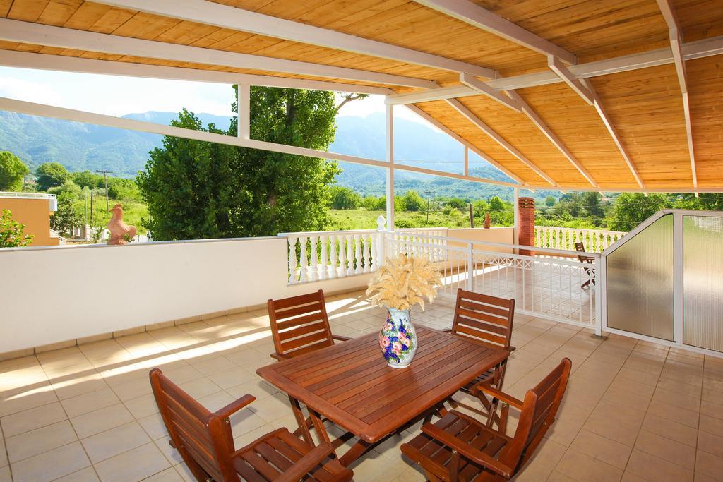 Nereids Apartments And Studios Chrisi Ammoudia Exteriör bild